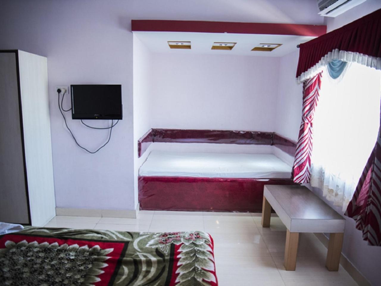 Hotel Sunshine Baharampur Buitenkant foto