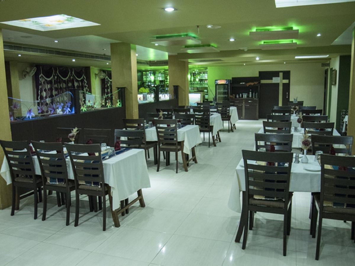 Hotel Sunshine Baharampur Buitenkant foto