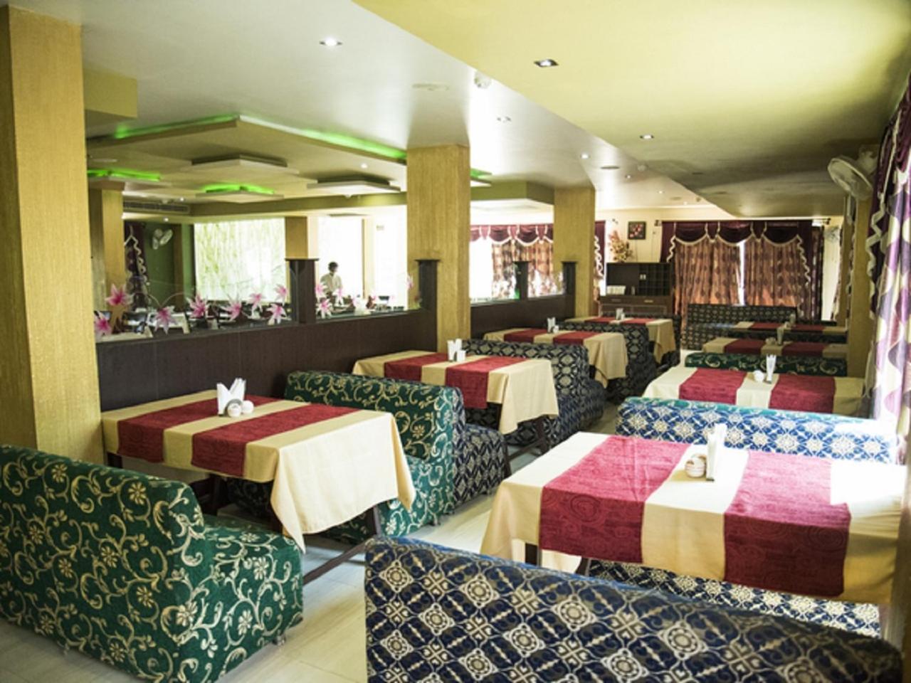 Hotel Sunshine Baharampur Buitenkant foto