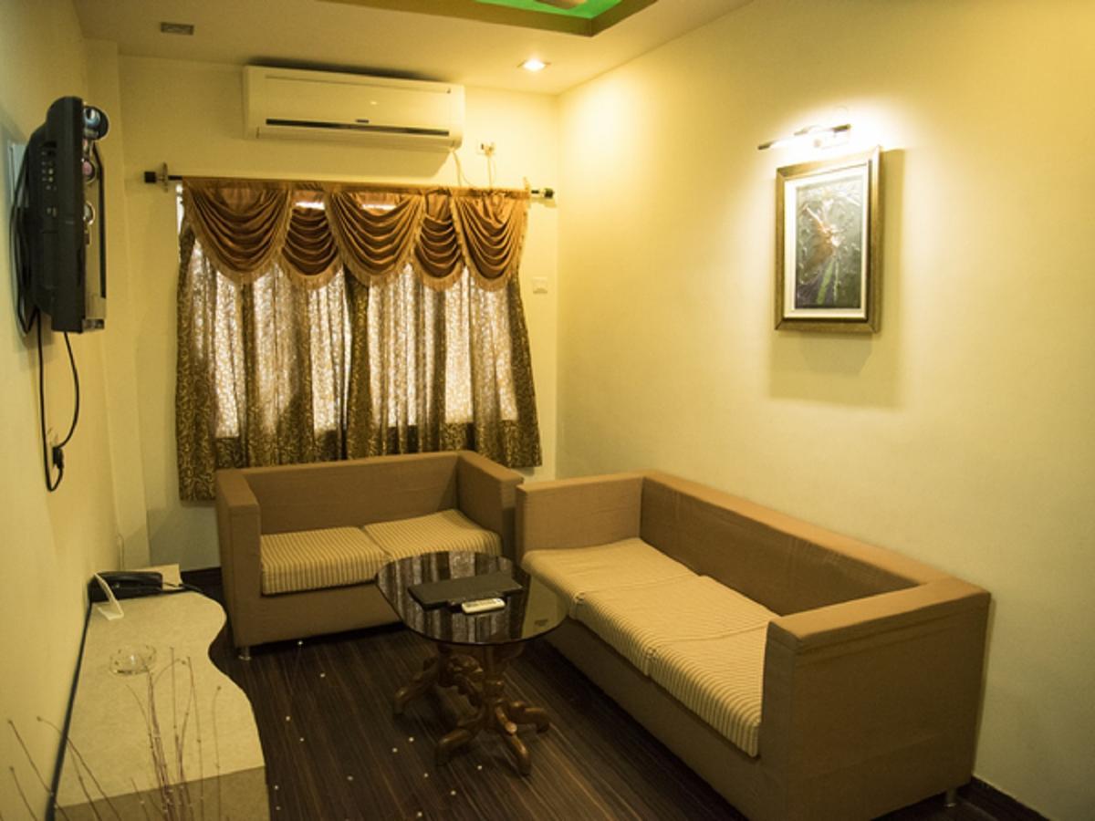 Hotel Sunshine Baharampur Buitenkant foto