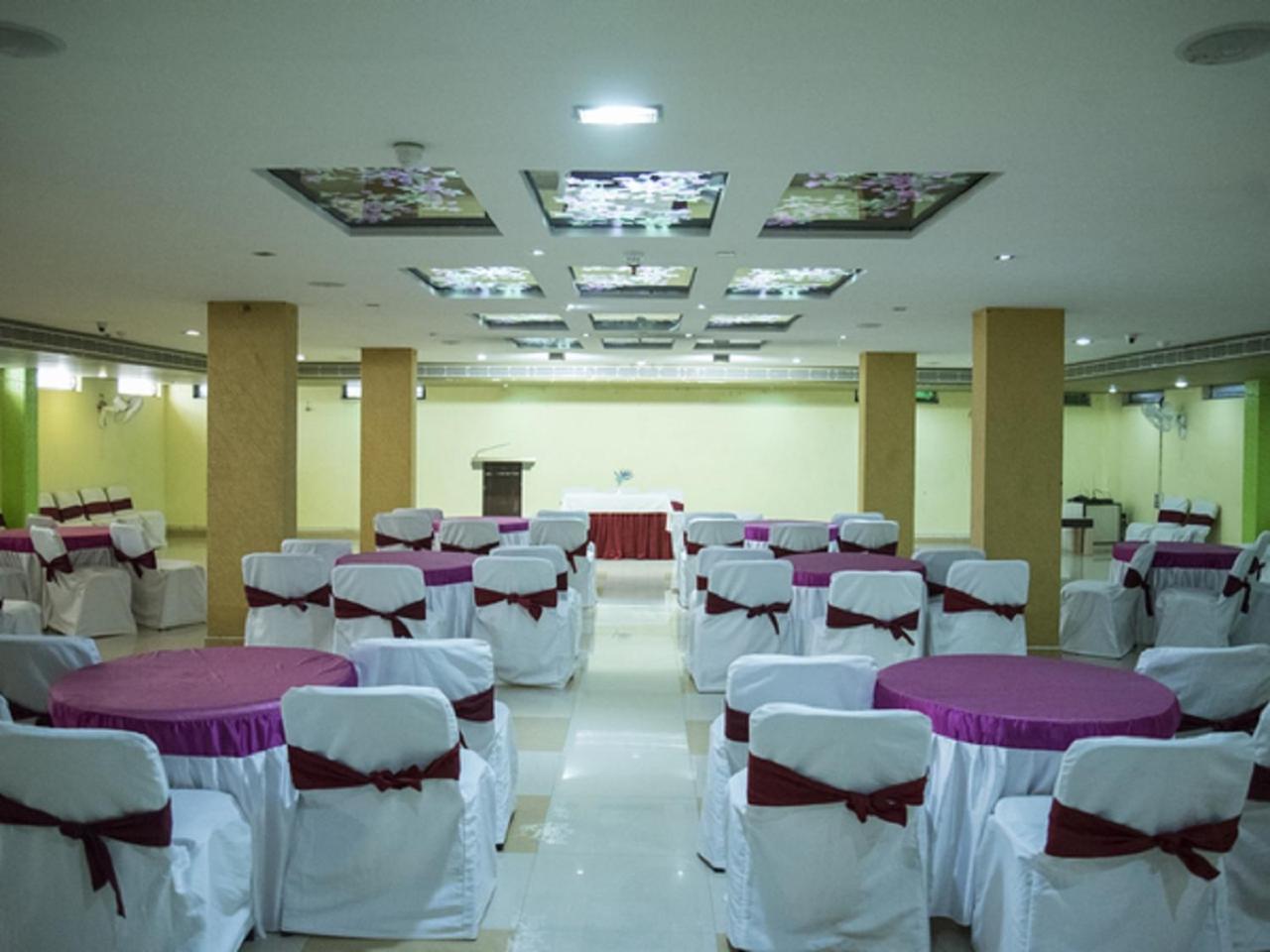 Hotel Sunshine Baharampur Buitenkant foto